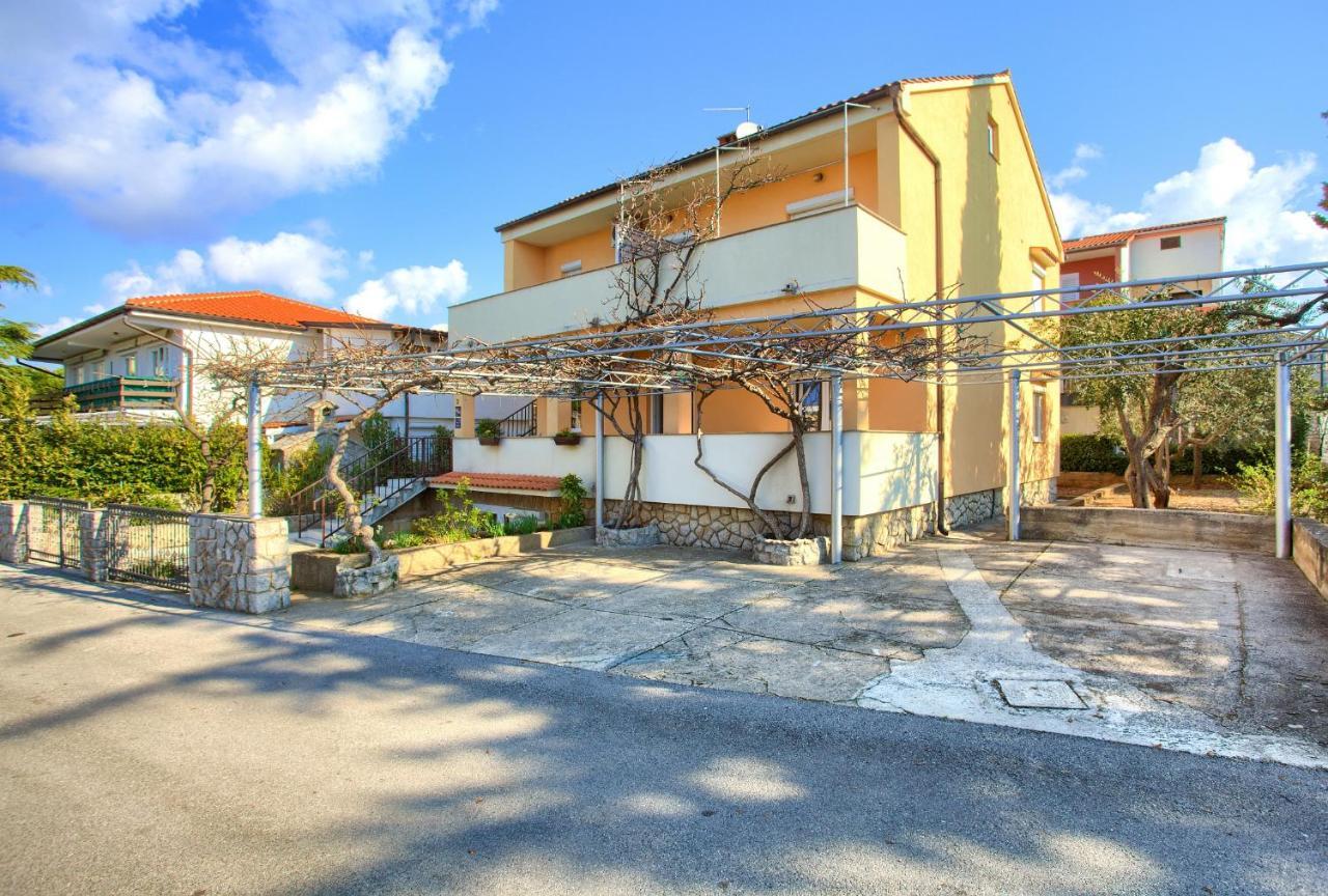 Apartments Petra Krk Town Dış mekan fotoğraf