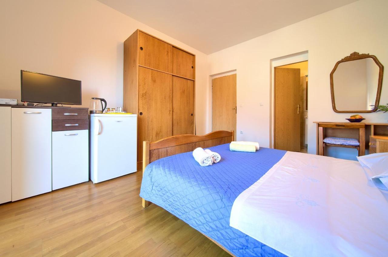 Apartments Petra Krk Town Dış mekan fotoğraf