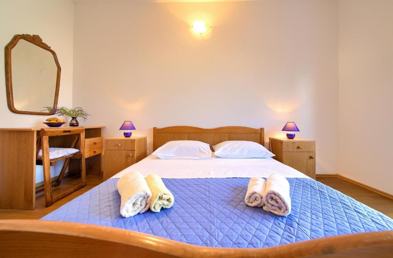 Apartments Petra Krk Town Dış mekan fotoğraf