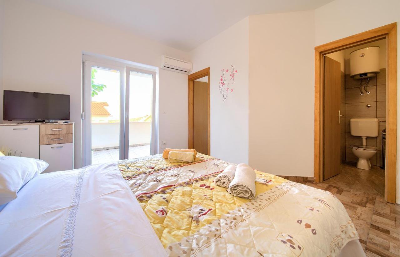 Apartments Petra Krk Town Dış mekan fotoğraf