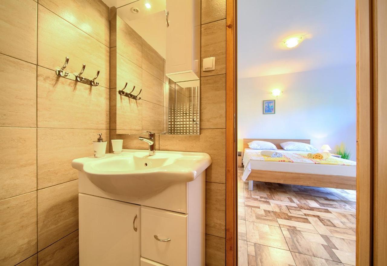 Apartments Petra Krk Town Dış mekan fotoğraf