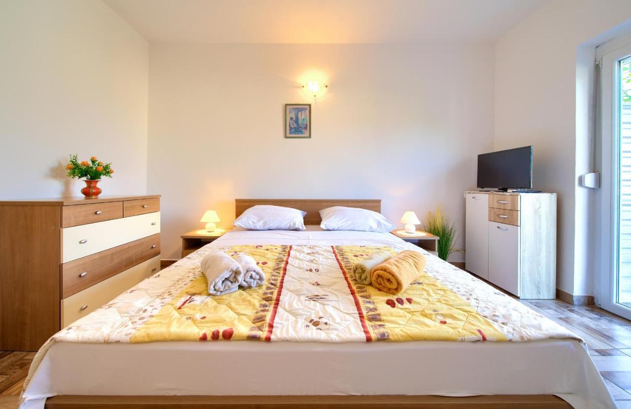 Apartments Petra Krk Town Dış mekan fotoğraf